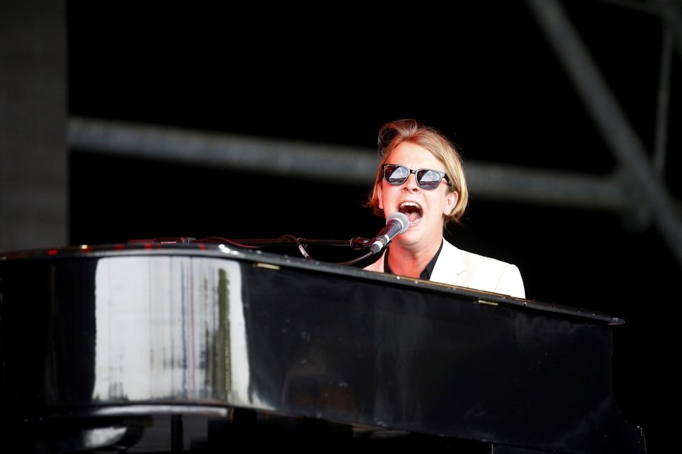 Glastonbury 2019. U anglické vesnice Pilton se po dvou letech koná legendární festival. Tom Odell