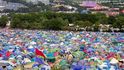 Naopak obří britský festival Glastonbury se v roce 2021 neuskuteční. Naopak obří britský festival Glastonbury se v roce 2021 neuskuteční.