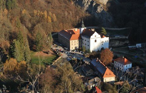 Karlštejnsko není jenom hrad Karlštejn. Co dalšího v regionu navštívit?