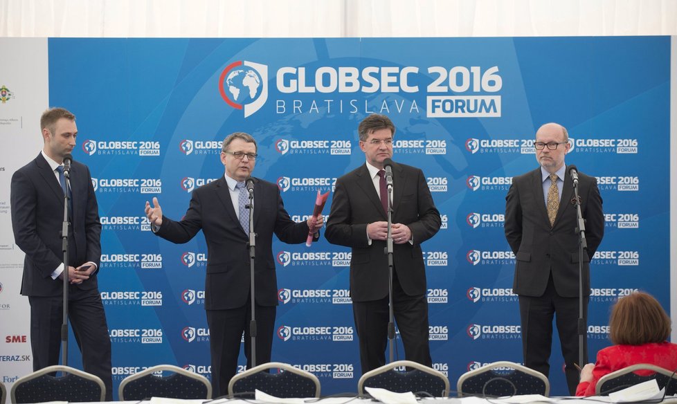 GlobSec 2016 v Bratislavě: Lubomír Zaorálek na svém panelu