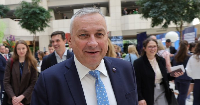 Někdejší ministr průmyslu a obchodu, dnes eurokomisař Jozef Síkela