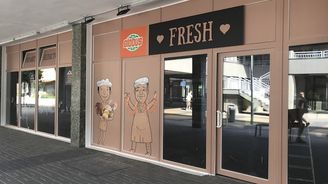 Globus otevře v Česku svůj první menší obchod. Ostatní řetězce se vydávají podobnou cestou