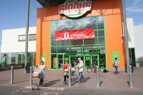 Dosud Globus provozuje v Česku síť 15 hypermarketů.