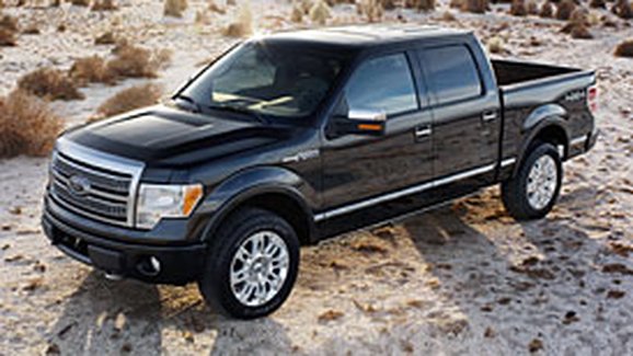 Ford F-150: legendární pick-up přichází s novou tváří (+video)