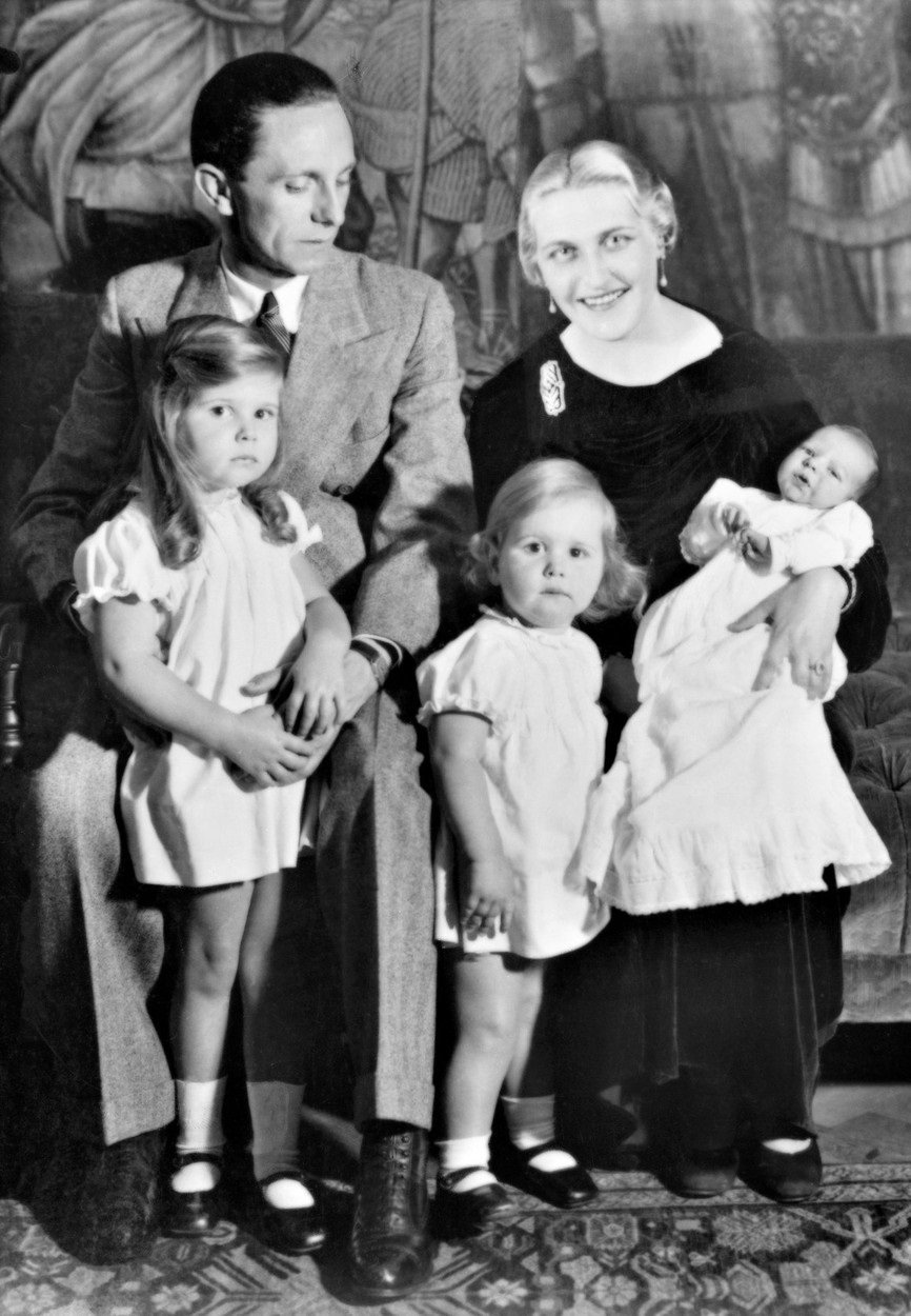 Joseph a Magda Goebbelsovi s dětmi