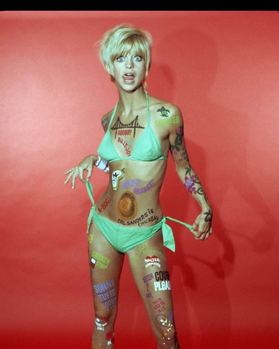 Goldie Hawn začínala jako modelka.