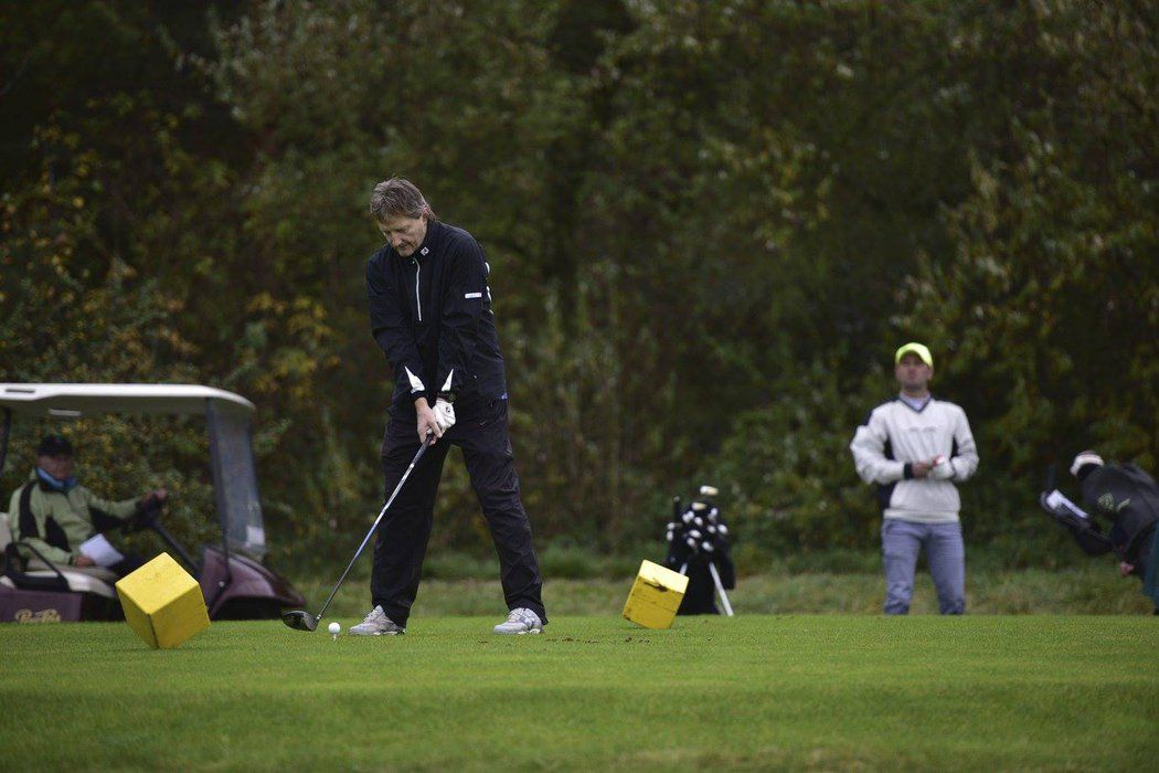 Legendární komentátor Jaromír Bosák při svém milovaném golfu