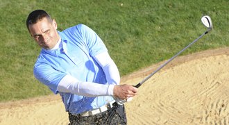Šebrle podpořil PB Středoškolský pohár v golfu: Předvedl put ze stolu