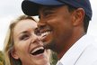 Zamilovaný pár. Lindsey Vonnová se raduje z vítězství s Tigerem Woodsem