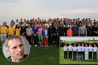 Brankář Hašek přesedlal: Uchopil golfovou hůl a studentům odstartoval turnaj
