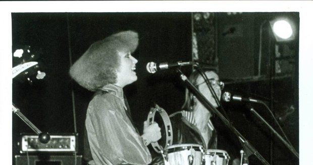 1978 V tomto roce se zúčastnili Bratislavské lyry s písní Děvčata.