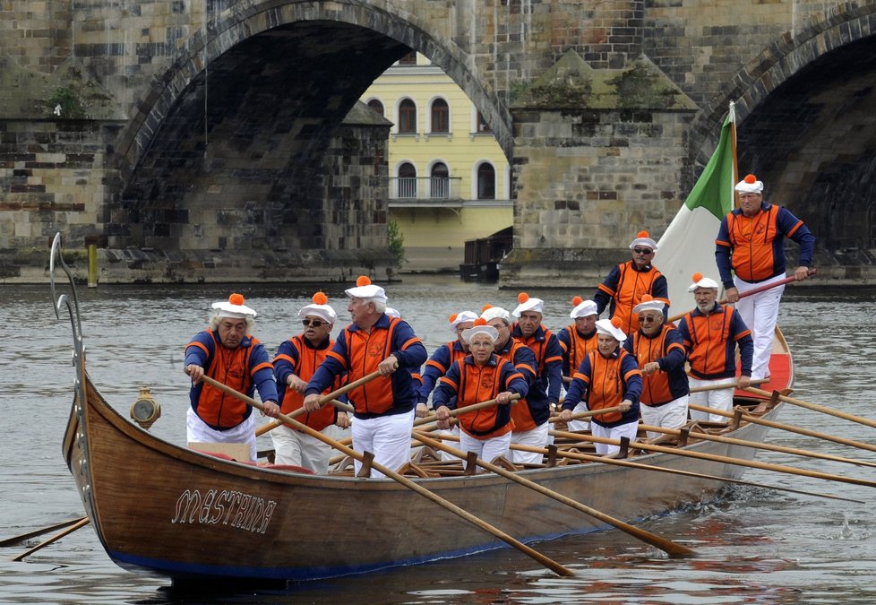 Jako v italských Benátkách to vypadlo ve čtvrtek v centru Prahy.