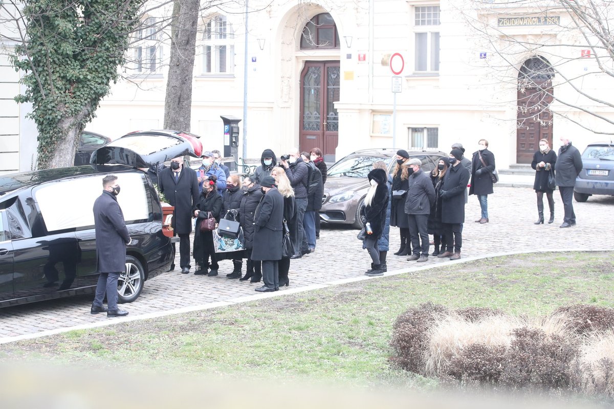 Pohřeb Věry Gondolánové