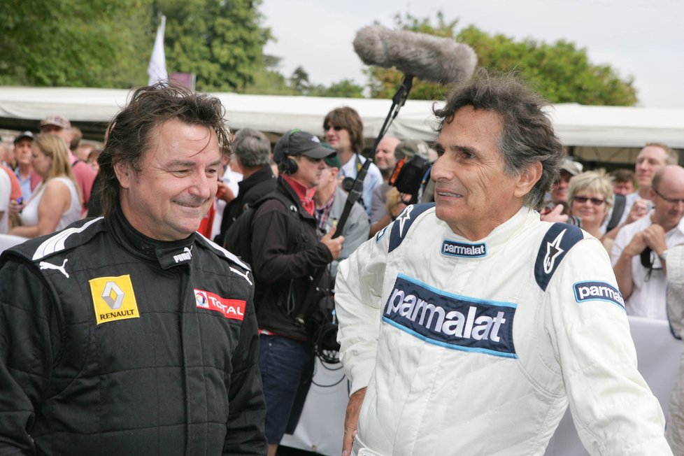 Goodwood bývá nabitý legendárními jezdci. Potkali jsme třeba hvězdy formule 1 Reného Arnouxe a Nelsona Piqueta.