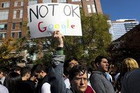 Google za tučnou odměnu verbuje youtubery do boje s EU. Soros mu přisypává taky
