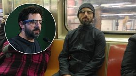 Spoluzakladatel Googlu se projel newyorským metrem se superbrýlemi na očích
