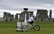 Tak pro vás fotí a natáčejí ve Stonehenge v Anglii tajemné menhiry.