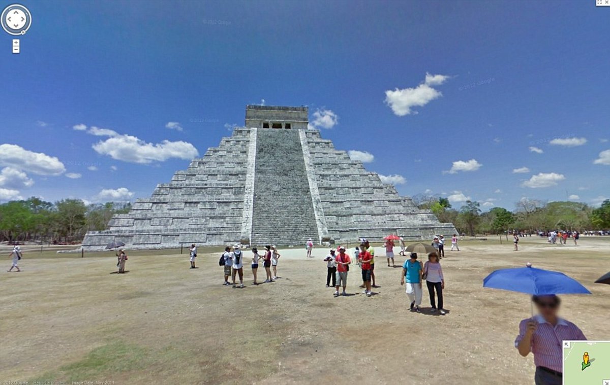 Když už jste v Mexiku, neměli byste zapomenout navštívit nejslavnější aztécké pyramidy na Chichen Itzá.