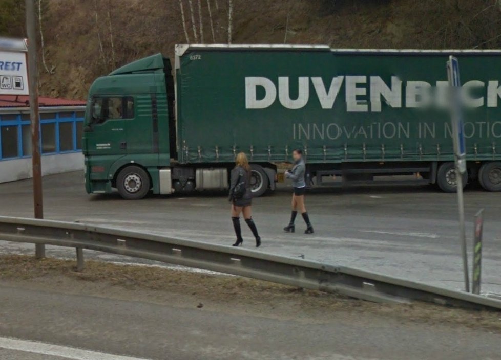 Parkoviště kamionů před hranicí v Dolním Dvořišti
