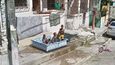 Úlovky z Google Street View: Dětský bazének na ulici