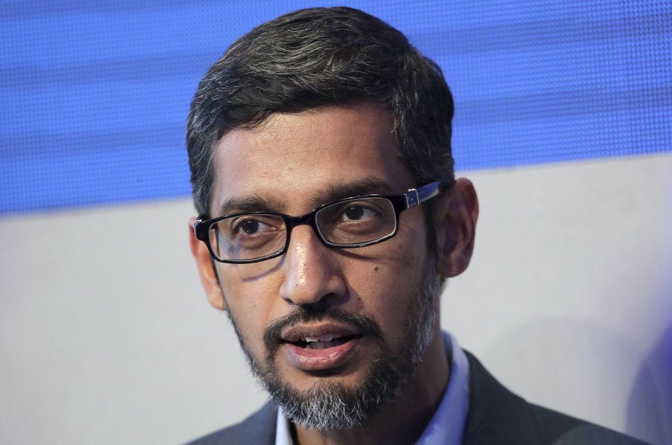 Ředitel Googlu Sundar Pichai na slyšení před americkým justičním výborem