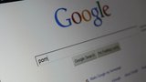 Google chystá změnu ve vyhledávání. Urážlivé weby odsune, postihne i rasismus