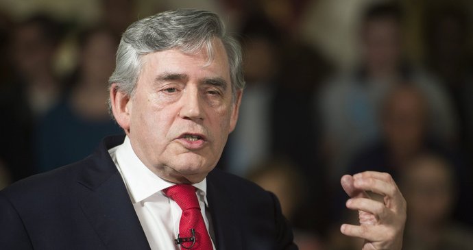 Setrvání Británie v EU podporuje i Cameronův předchůdce Gordon Brown.