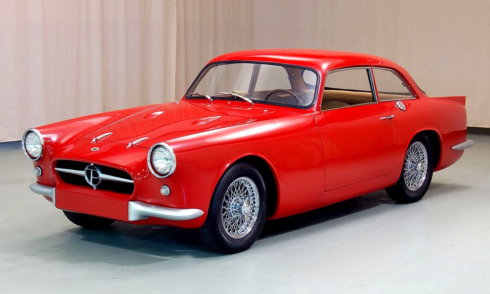 V roce 1957 se John Gordon podílel na návrhu sportovního vozu Warwick, později nazvaného Peerless GT. Poháněl jej dvoulitrový čtyřválec z vozu Triumph TR3.