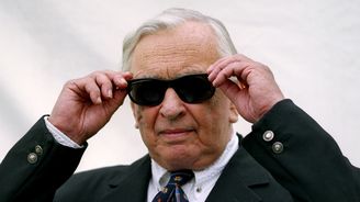 Literární svět opustil další velikán. Po Bradburym zemřel i kontroverzní Gore Vidal