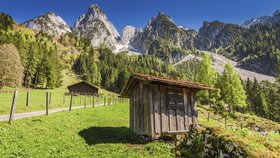 Čeští turisté, pozor: V Alpách hrozí sesuvy půdy. Už uvěznily 80 lidí