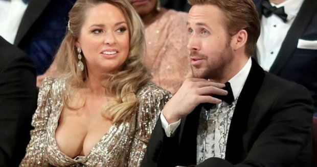 Ryan Gosling vzal na Oscary svoji vyvinutou sestru Mandi.