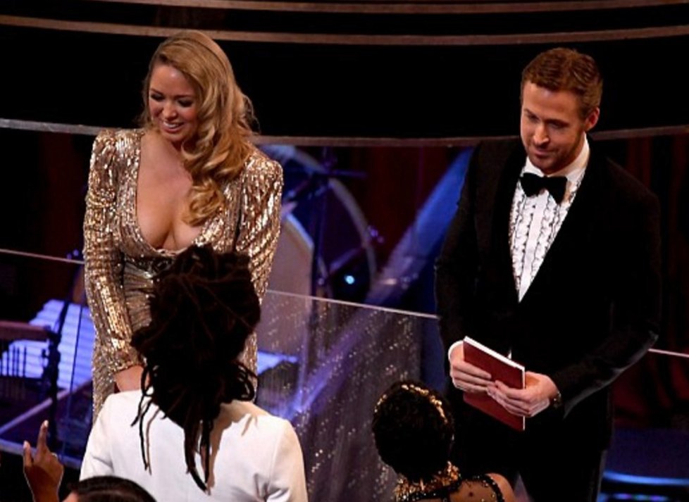 Ryan Gosling vzal na Oscary svoji vyvinutou sestru Mandi.