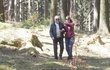 Karel Gott s manželkou se kochají přírodou.