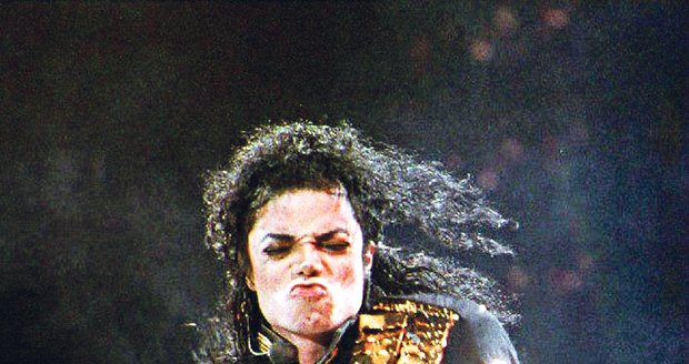Michael Jackson byl na pódiu puntičkář, u něj doma to však vypadalo jako ve vepříně.