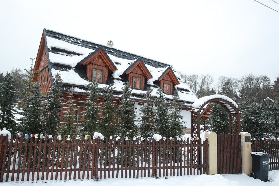 Chalupa v Doubici byla útočištěm Gottových i na Vánoce 2017 a 2018.