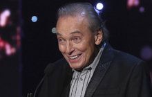 Karel Gott převzal 40. Slavíka, ale... Zásadní porušení zákazu lékařů! 7 nebezpečných momentů!