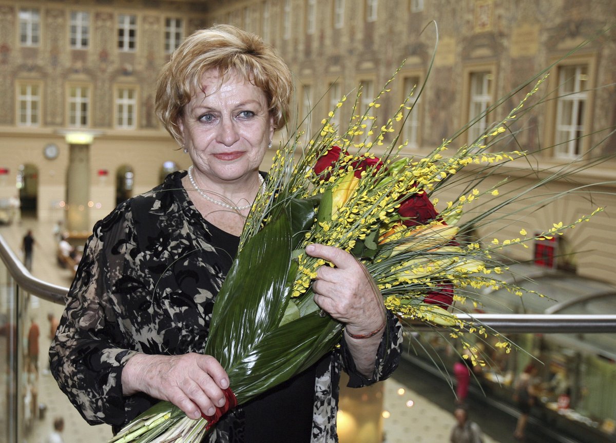 Věra Čáslavská (73)