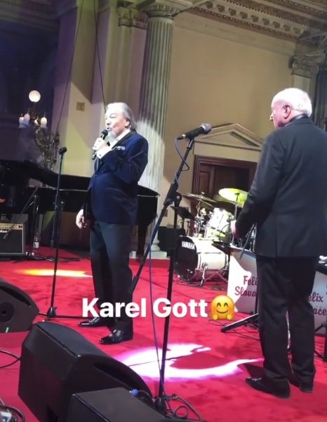 Karel Gott na plese pro 100 nejlepších firem