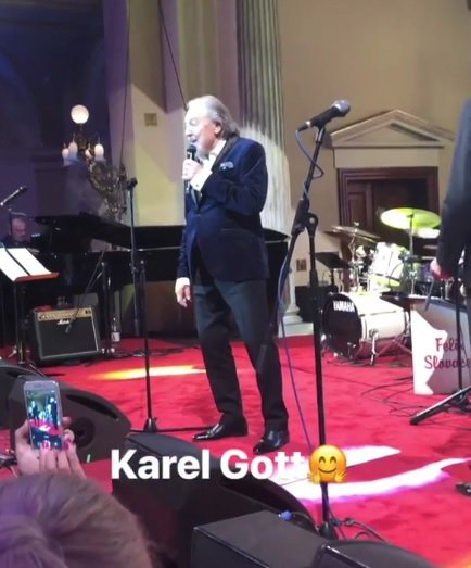 Karel Gott na plese pro 100 nejlepších firem