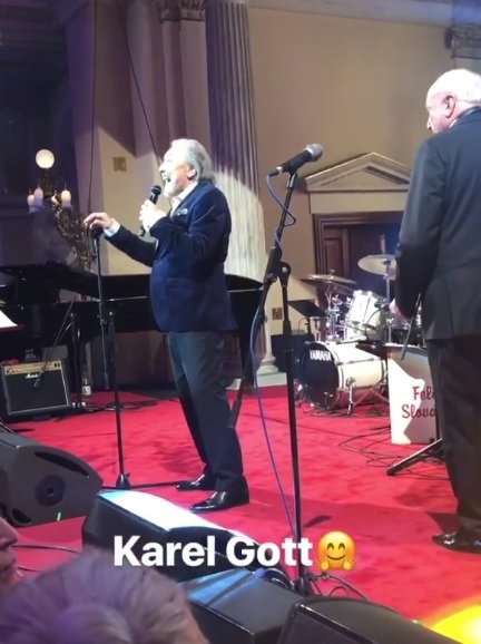 Karel Gott na plese pro 100 nejlepších firem