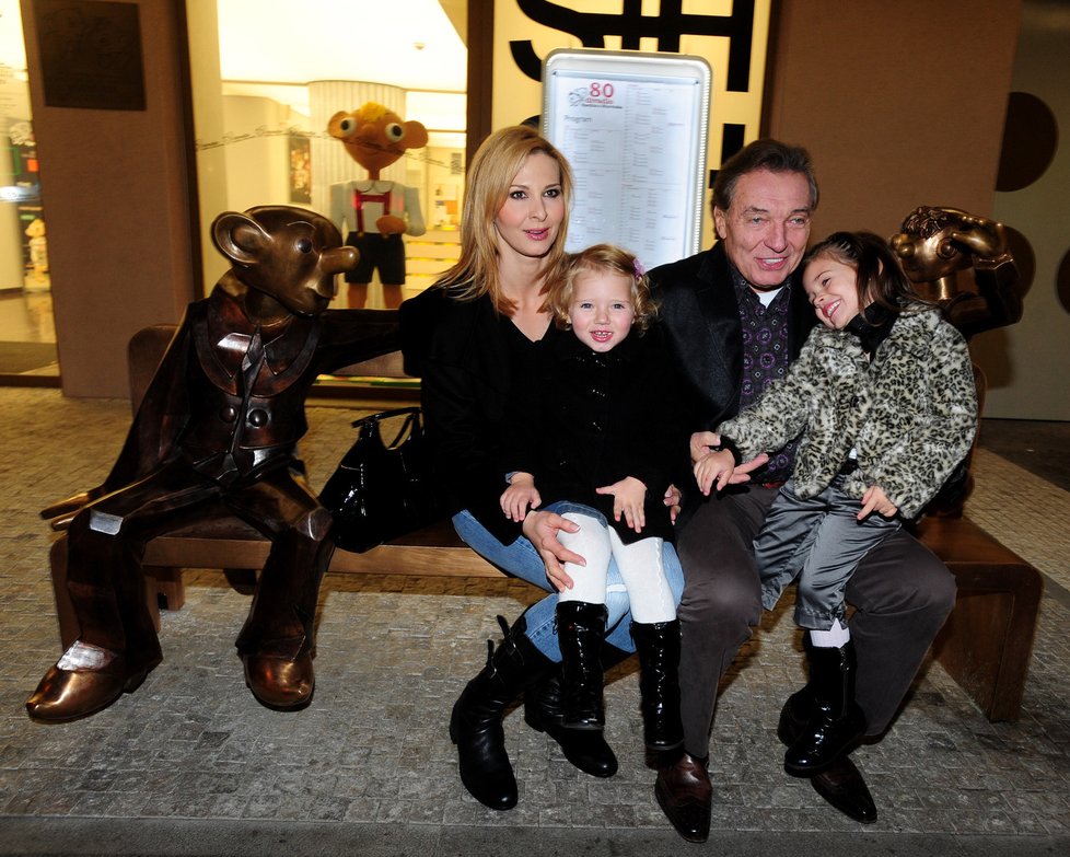 Ivana Gottová s manželem Karlem a dcerami