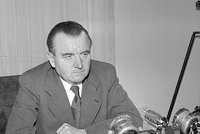 Před 70 lety zvolili tyrana Gottwalda prezidentem. „Kroutit krky“ se učil v Moskvě