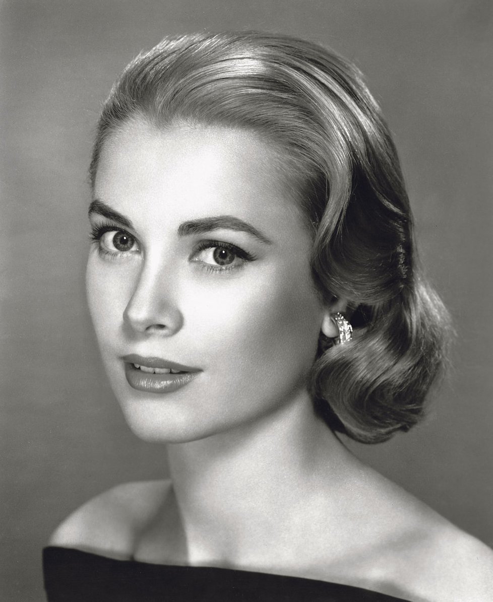 Grace Kelly získala Oscara za roli ve filmu Venkovské děvče.