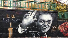 Tohle si Karel Gott nezasloužil! Graffiti v Plzni je místo památky spíš pro smích