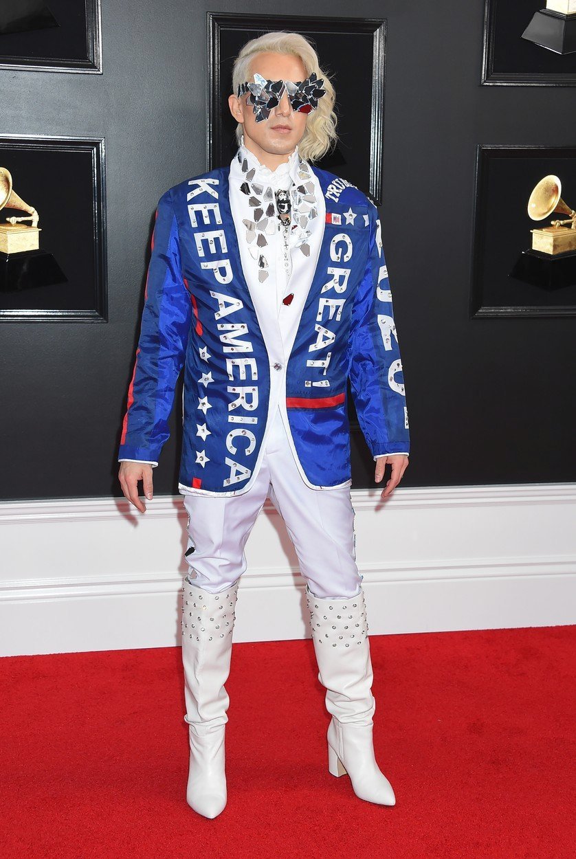 Šílené modely na předávání cen Grammy 2019. 