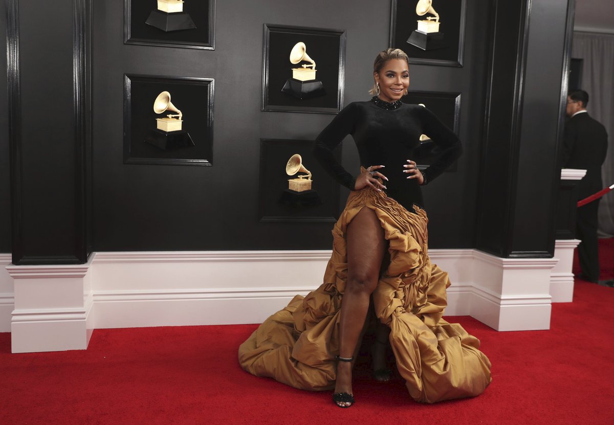 Šílené modely na předávání cen Grammy 2019. 