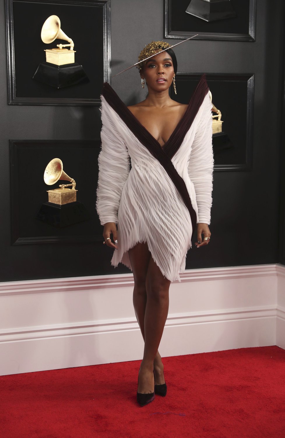 Šílené modely na předávání cen Grammy 2019.