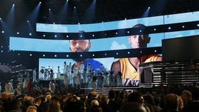 Grammy 2020: Pocta tragicky zesnulému Kobemu Bryantovi, americké backetbalové legendě