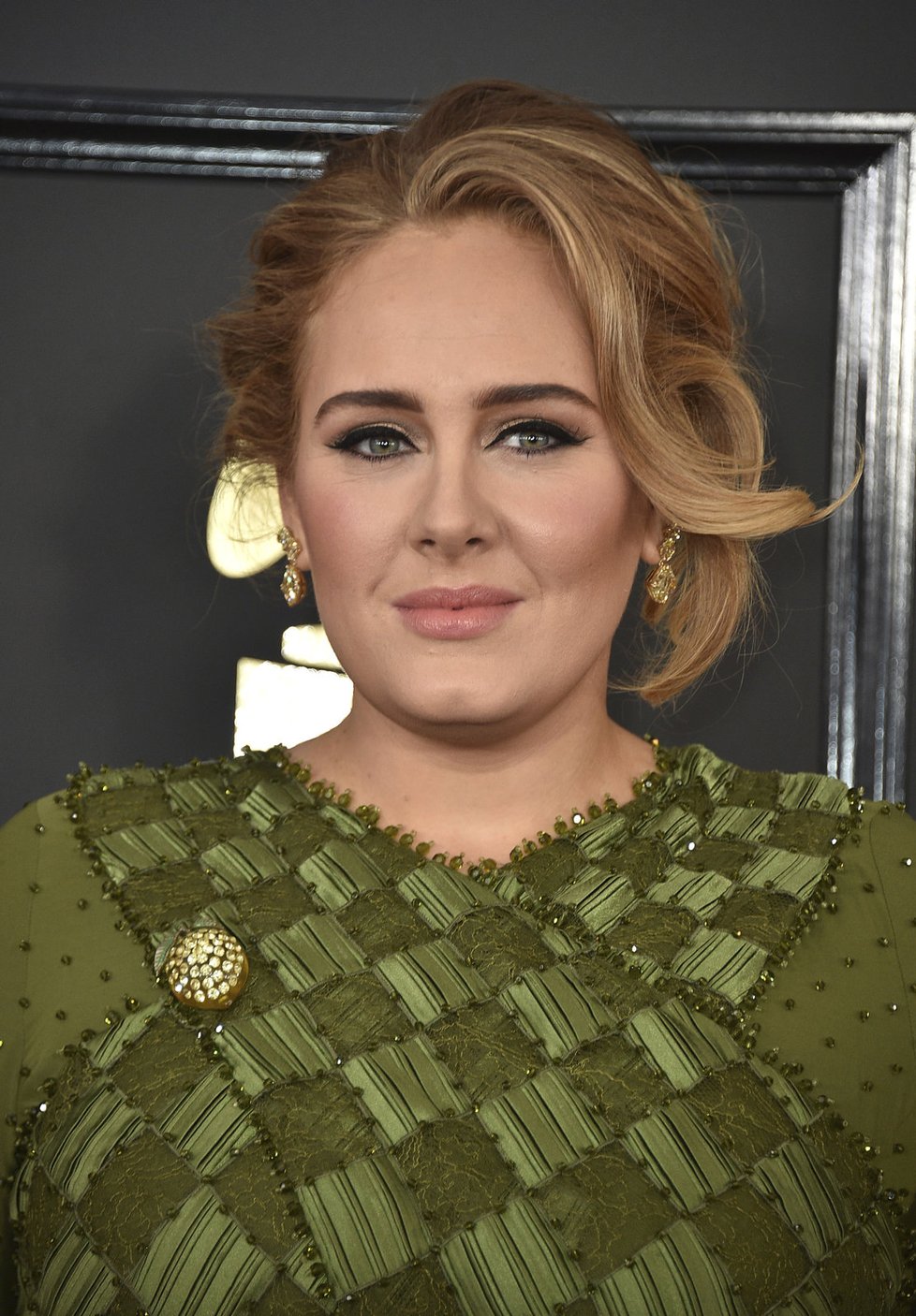 Půvabná Adele získala pět cen Grammy.