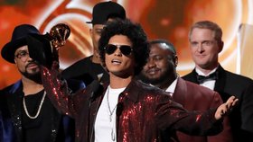 Bruno Mars ovládl ceny Grammy, má album, píseň i nahrávku roku